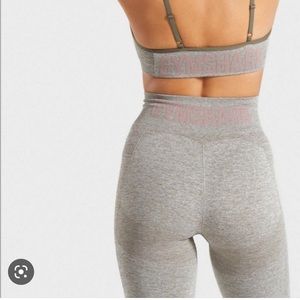 Gymshark flex set in khaki marl